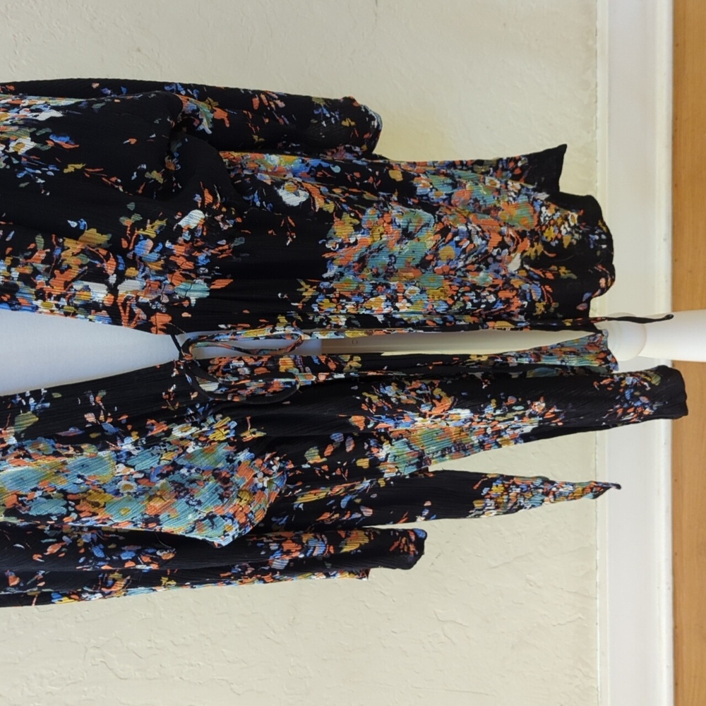 Lovestitch Black Floral Tie Front Overlay Kimono Size 1X/2X - Picture 4 of 8
